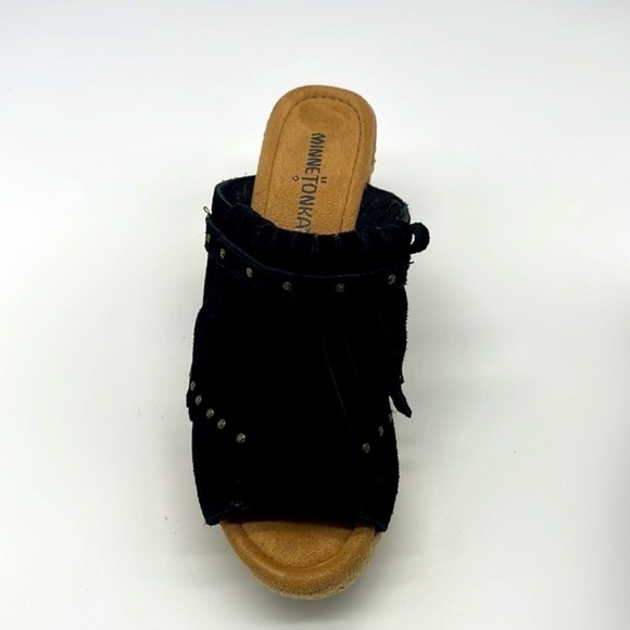 Minnetonka - Quinn Black Suede Fringe Gold Studded Peep Toe Wedge Size 7 - Picture 3 of 16